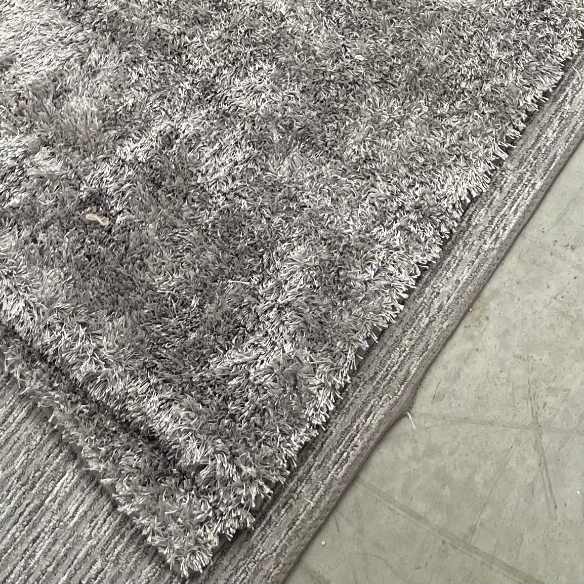 Modern XXL Silver-Gray Area Rug – Low Plush Shag